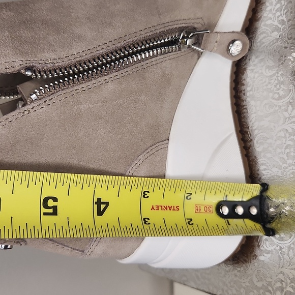 ALEX MARIE WOMEN'S CAMEL ANKLE BOOTS. SIZE 9.5 - Picture 5 of 11